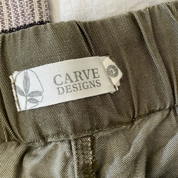 Green Linen Shorts - Picture 4 of 4